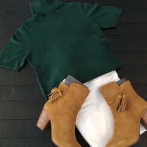 Green 💚 Short- sleeves Turtleneck Sweater Size M